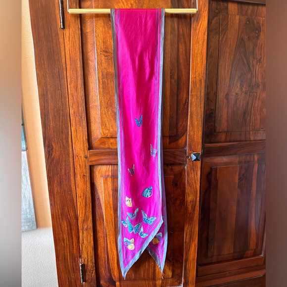 Vintage Oscar de La Renta silk scarf - Picture 2 of 4